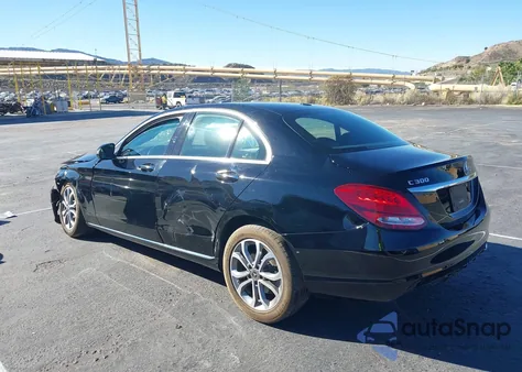 2018 Mercedes-Benz C 300 из США, поврежденный, VIN 55SWF4JB3JU268543